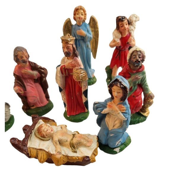 Italian Nativity Figurines Set Of 9 Intricate Details & Vibrant Colors - Picture 2 of 16